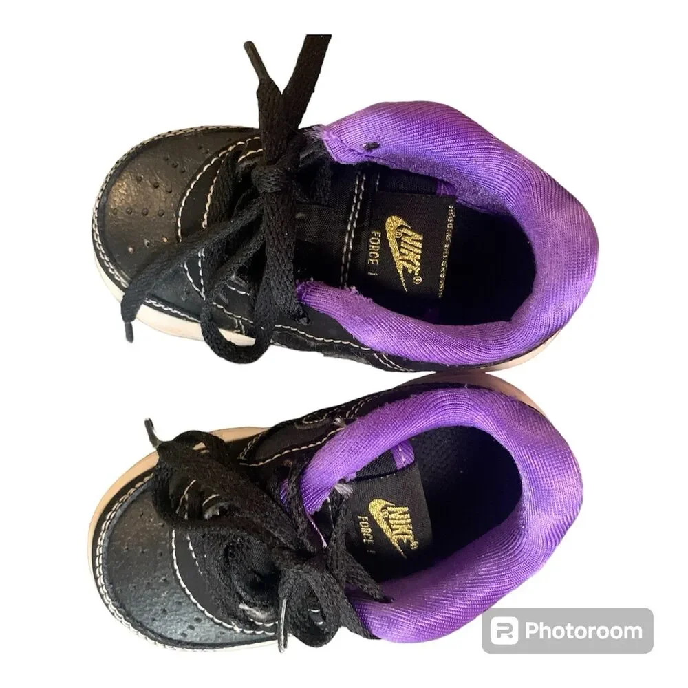 NIKE AIR FORCE 1 LOW '07 LV8 EMB WORLD CHAMPION - LAKERS Shoes